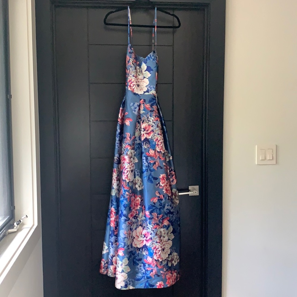 Eliza J Women’s Long Blue Floral zippered Spaghetti Strap Dress